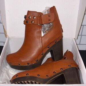 JBU Tan Heeled Boots with Studded Design